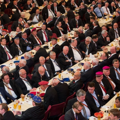 Am Festkommers am 12. Juni 2015 im Volkshaus, in Jena nahmen über 600 Burschenschafter teil.