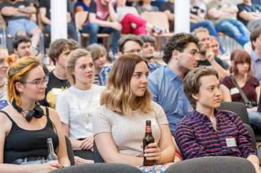 Publikum beim Gametreff op Kölsch, School of Games, Köln