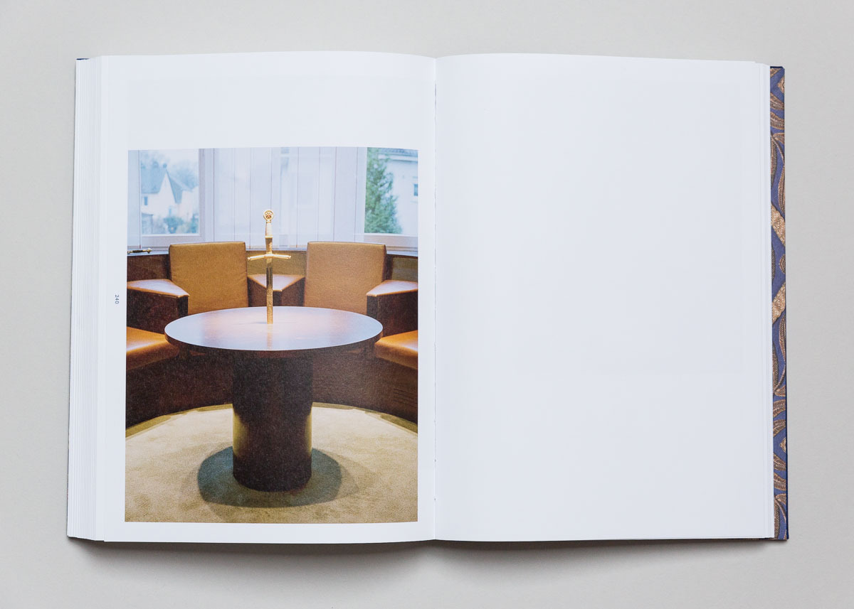 Doppelseite Fotobuch Man among Men - Juliane Herrmann
