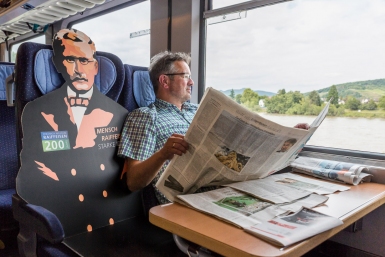 Portrait von Manuel Andrack in der Bahn